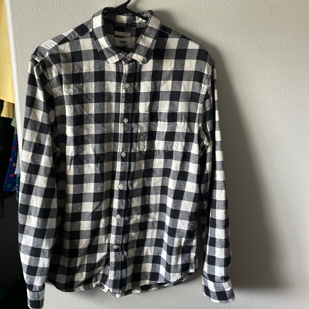 Men’s flannel collared shirt